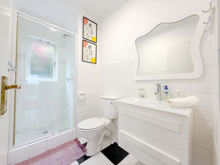 To Let 3 Bedroom Property for Rent in Castleton Western Cape